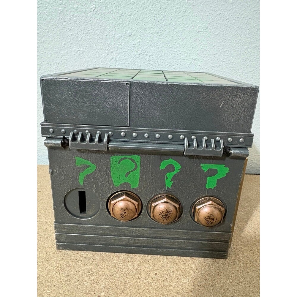 McFarlane Toys DC Comics Riddler Puzzle Box - Picture 3 of 6